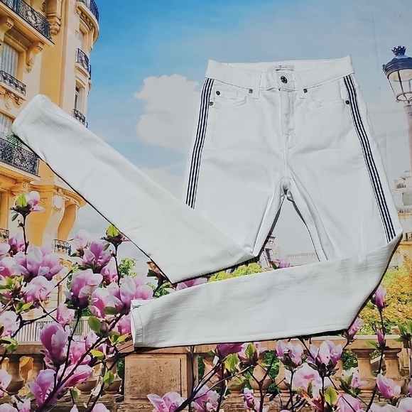 7 For All Mankind White Jeans with Black Details - Picture 2 of 9